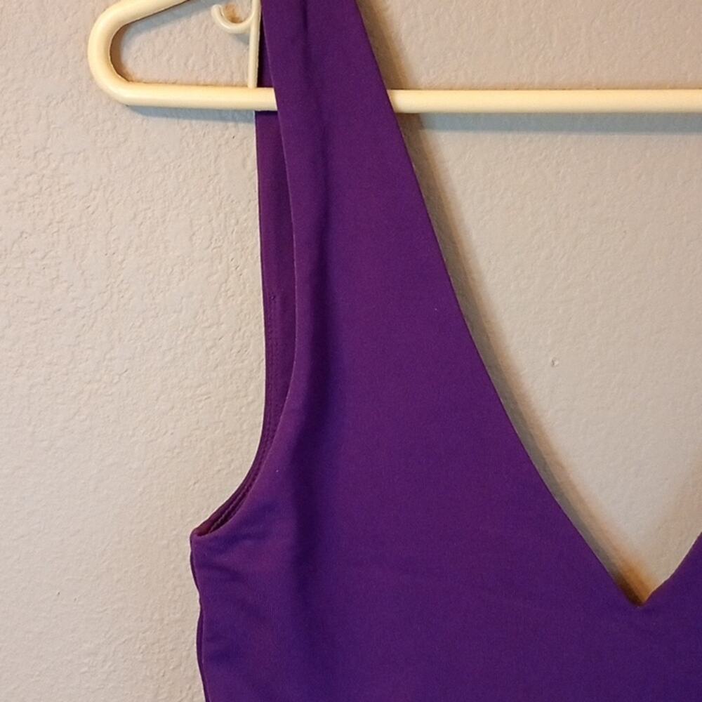 Babaton V neck Activewear Athletic Bra crop tank size M - Picture 2 of 5